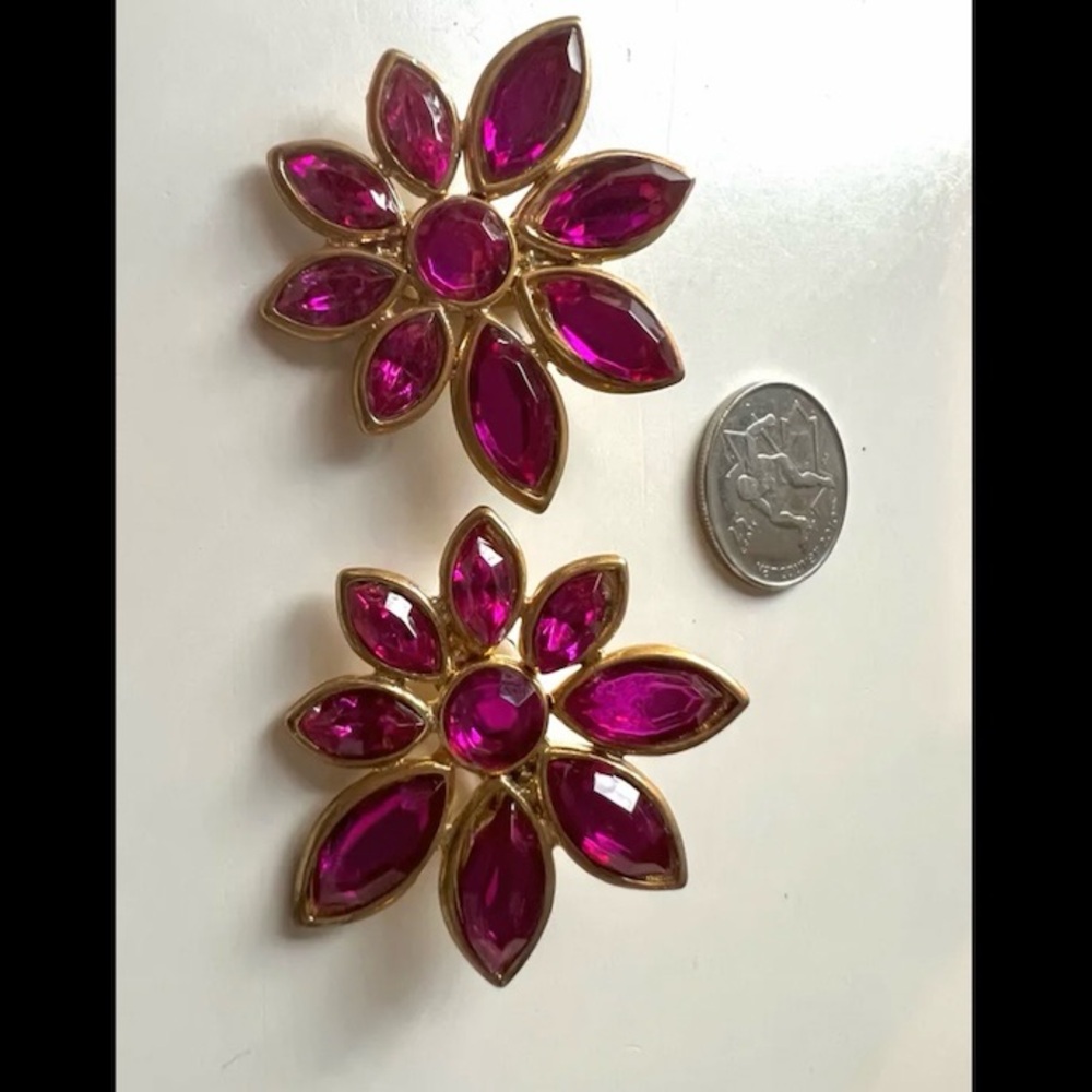Vintage disco era hot pink stars-like zirconia clipped earrings - Picture 6 of 14